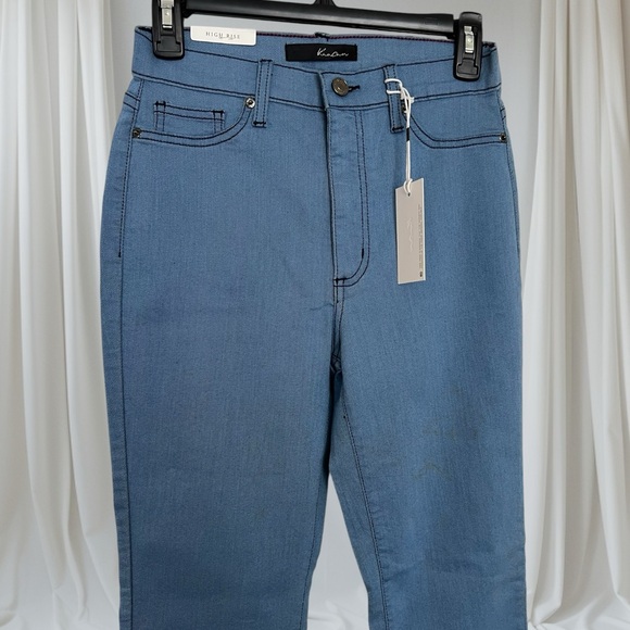 High waisted stretchy jeans multiple sizes, light blue - Picture 4 of 8